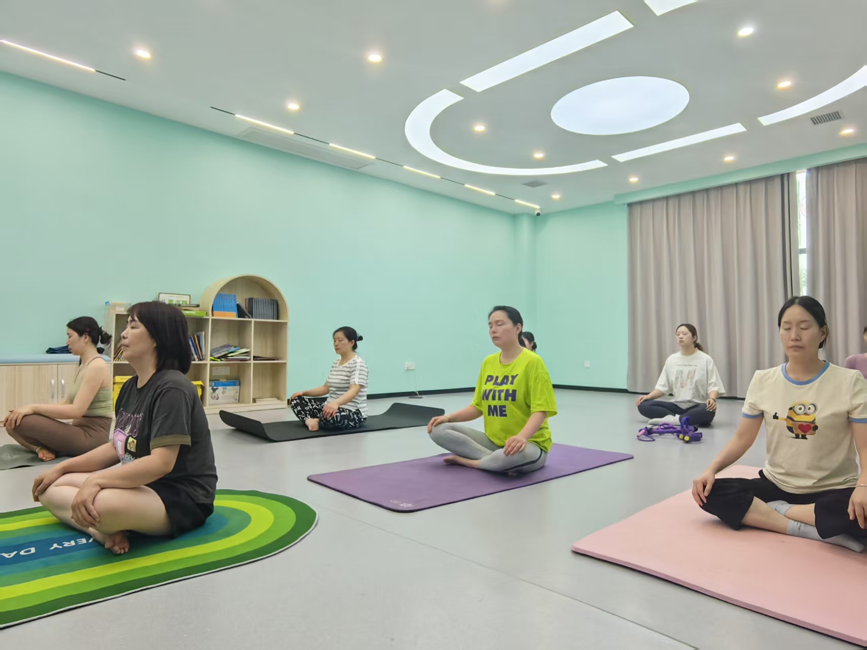 享受“瑜”悦时光 体验健康生活