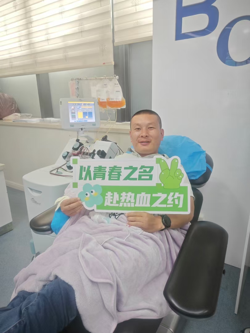 用热血书写担当，以坚持诠释大爱