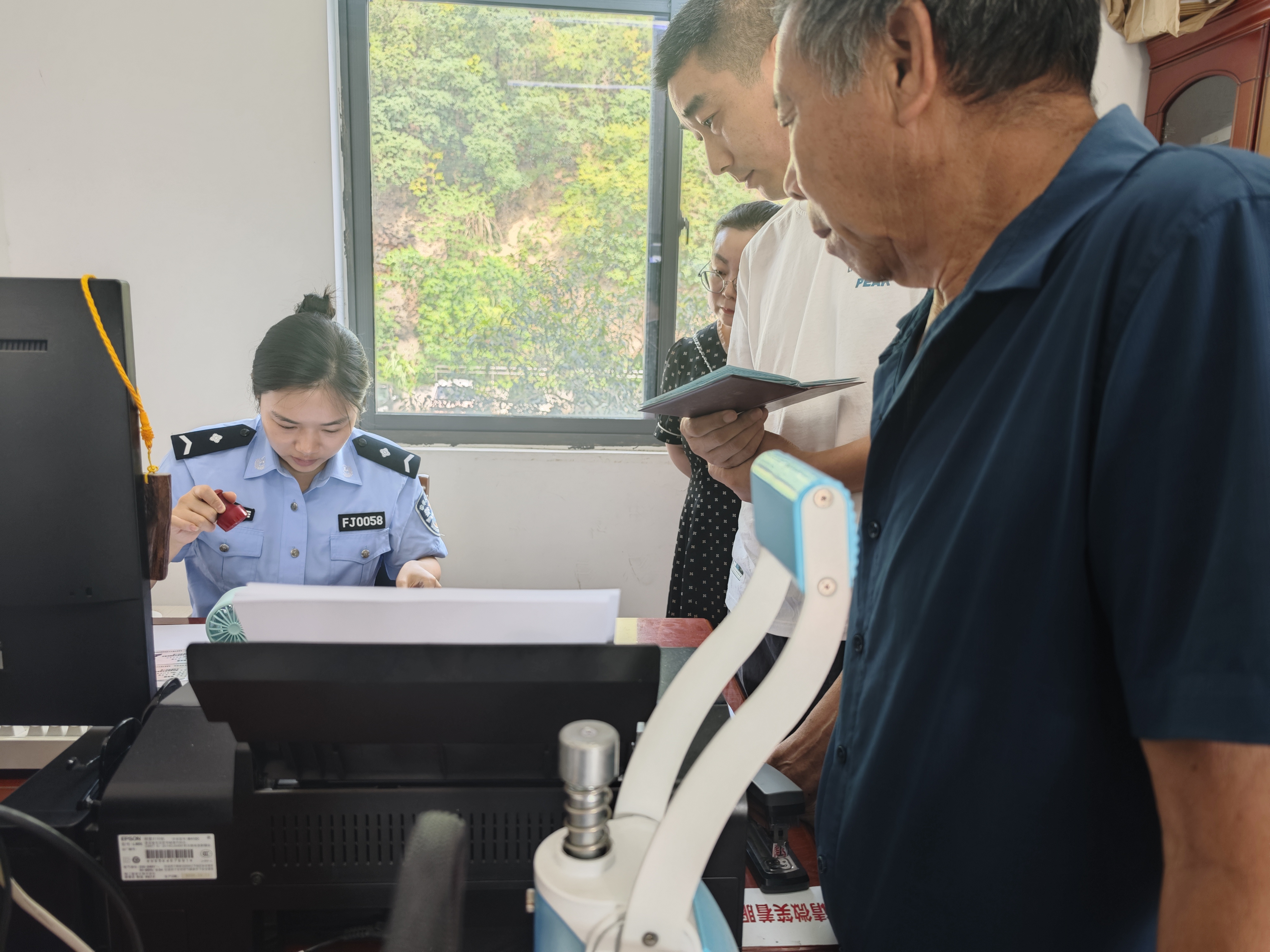 黄花派出所开设高考政审绿色通道