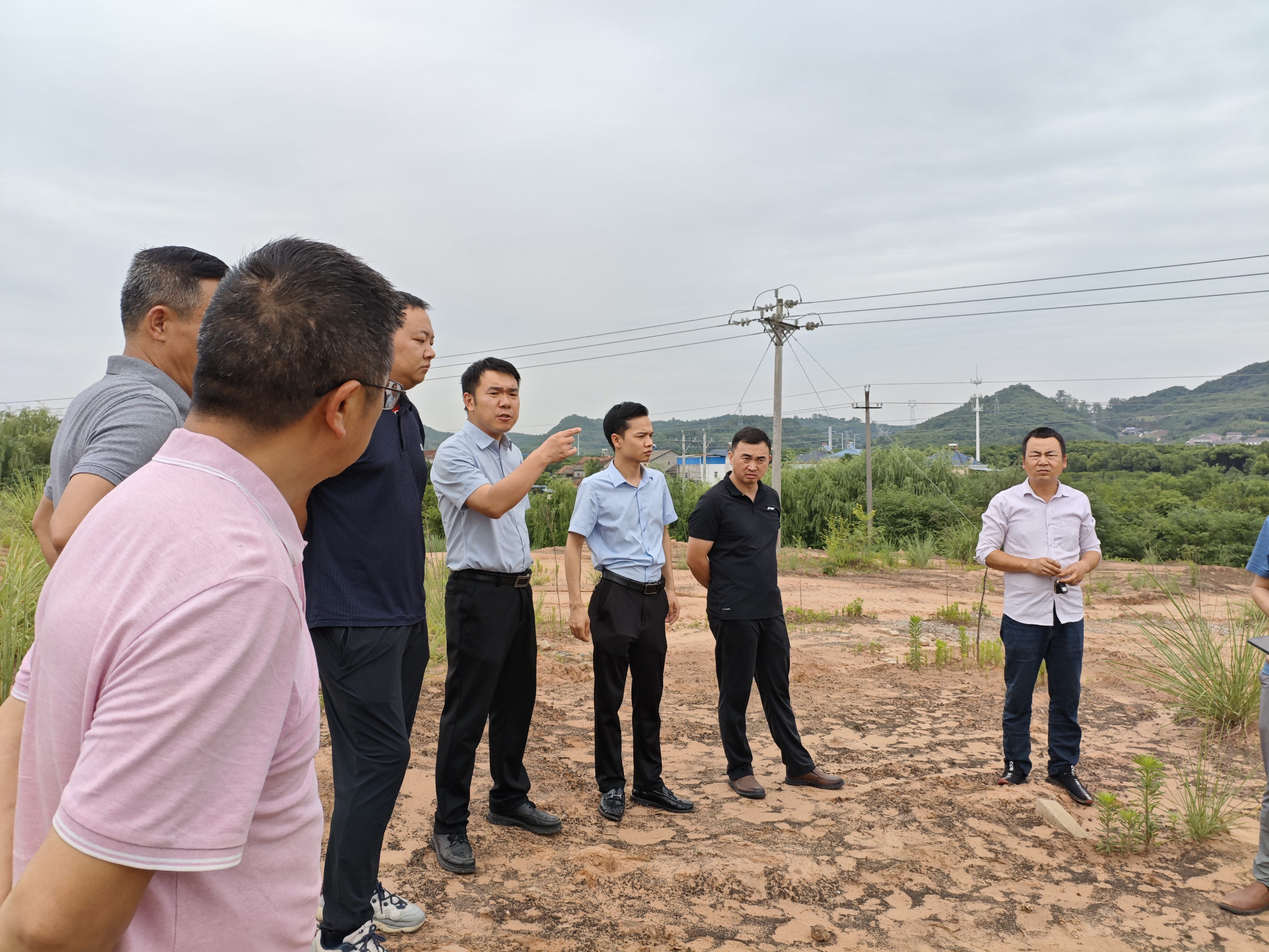 以“拼”为笔 以“实”为墨，龙泉镇干部在项目一线淬炼硬本领