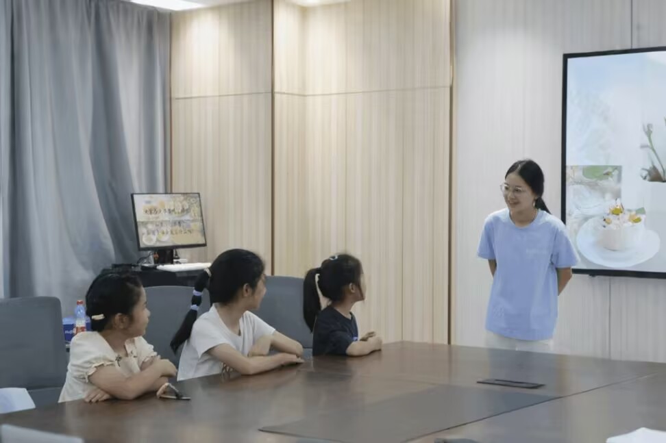 “导学双轨”送知识，食品健康进社区