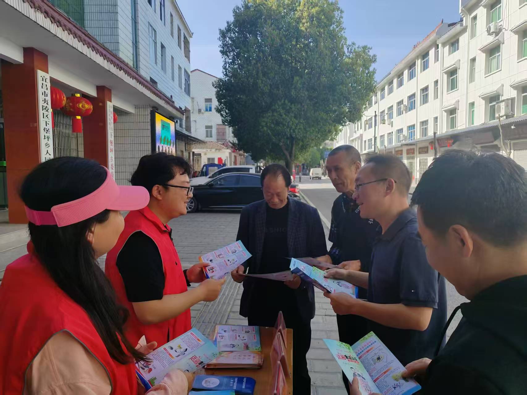 【新时代文明实践】禁毒宣传“零距离”  筑牢防线护平安