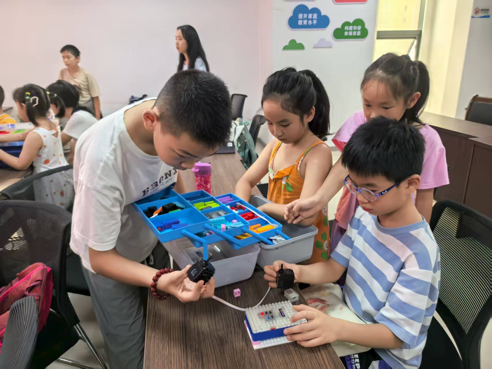 科普多样性  点燃科技热
