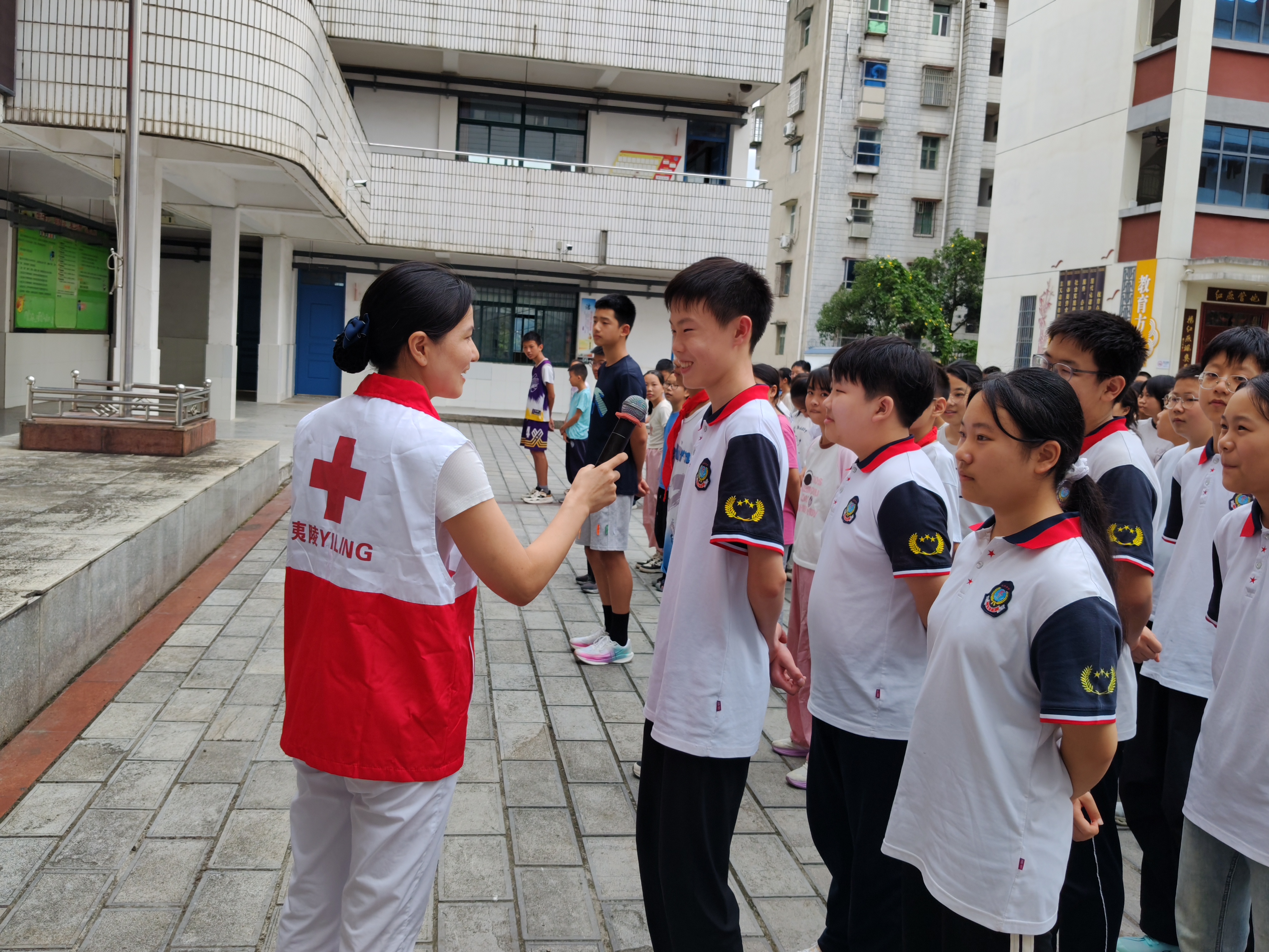 “开学健康第一课”  科学防治护成长