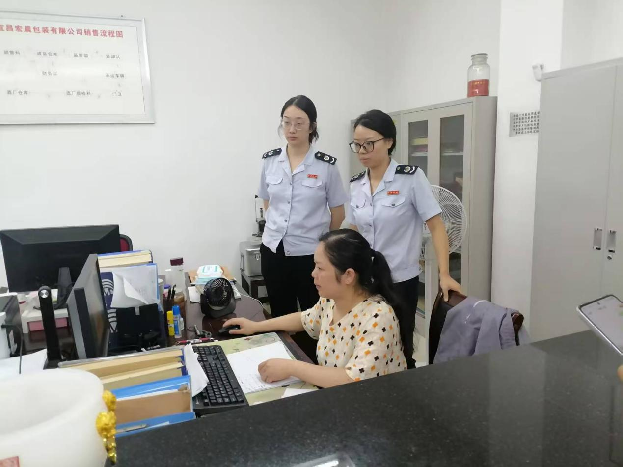 夷陵区税务局：“财表体检”精准辅导防风险