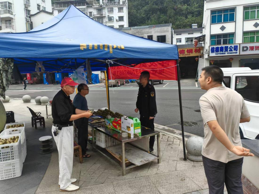 雾渡河镇：集镇微改造助力农产品销售