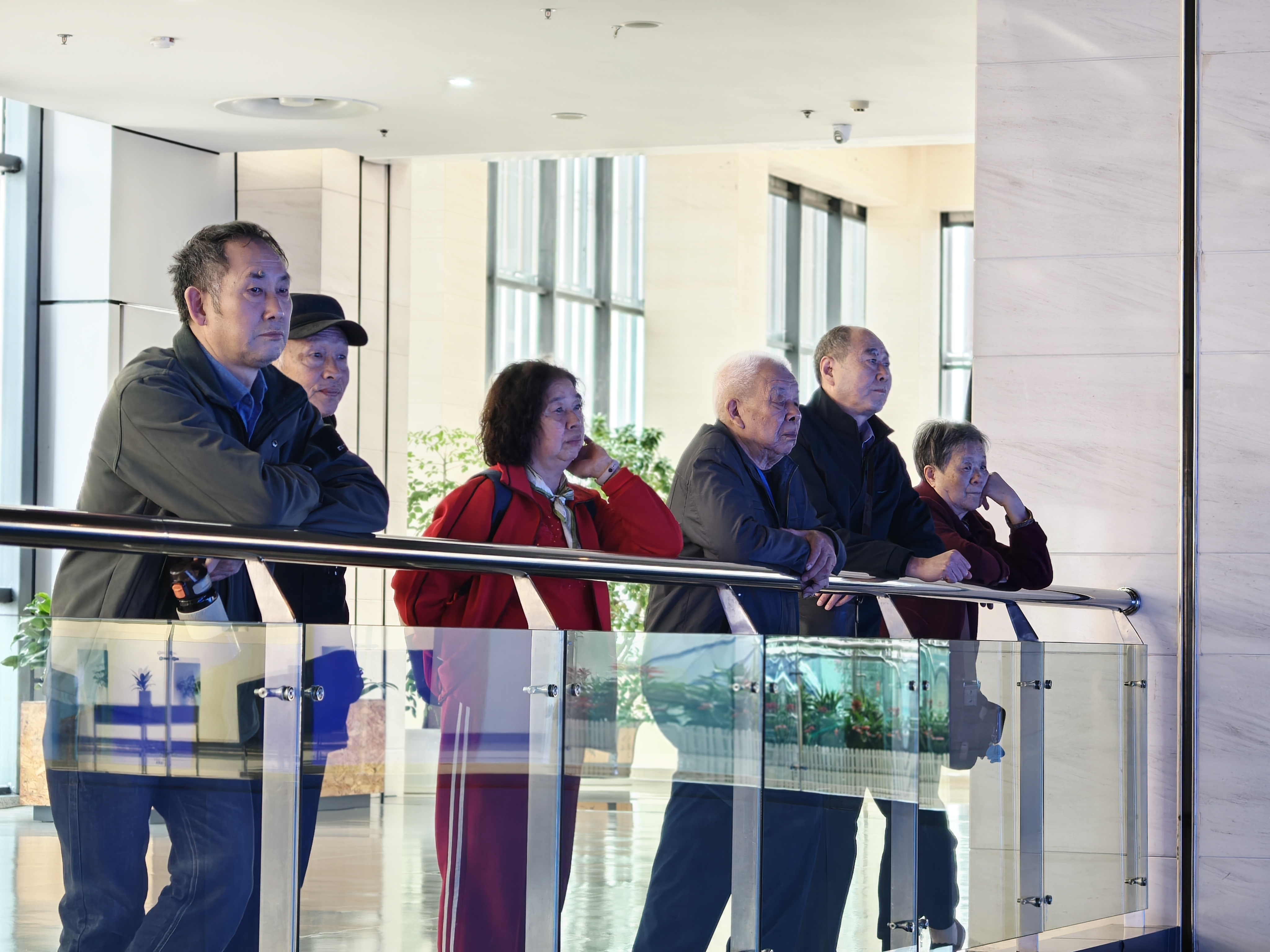 夷陵区农安中心组织退休老干部共度佳节