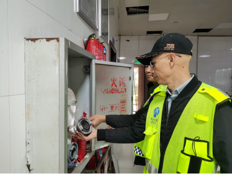 宜昌北收费站“三管齐下”筑牢秋冬防火墙