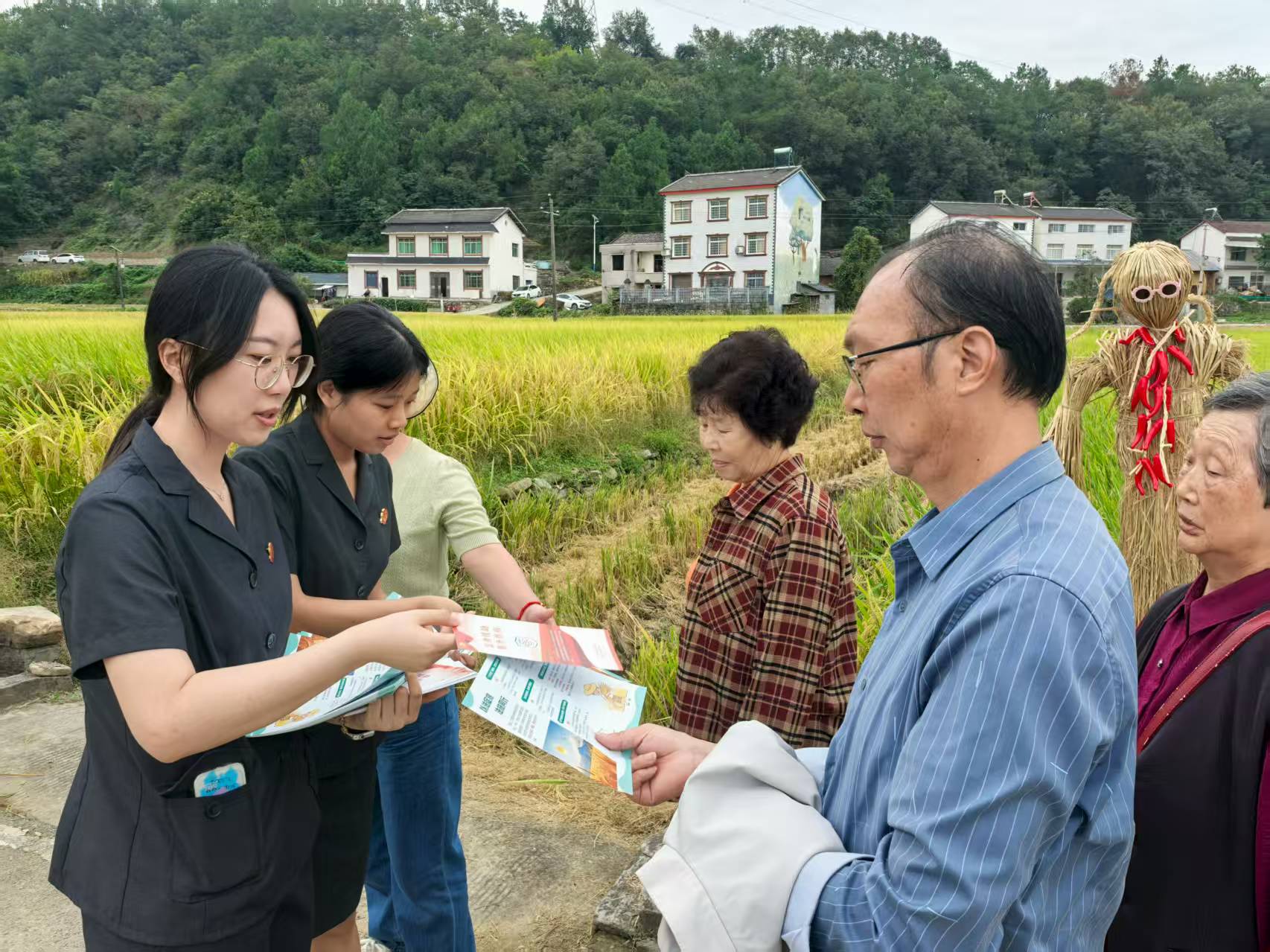 法润长江碧浪涌，绿满夷陵生态兴