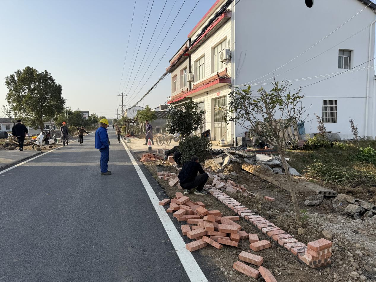 鸦鹊岭镇：村民齐参与 美丽乡村谱新篇