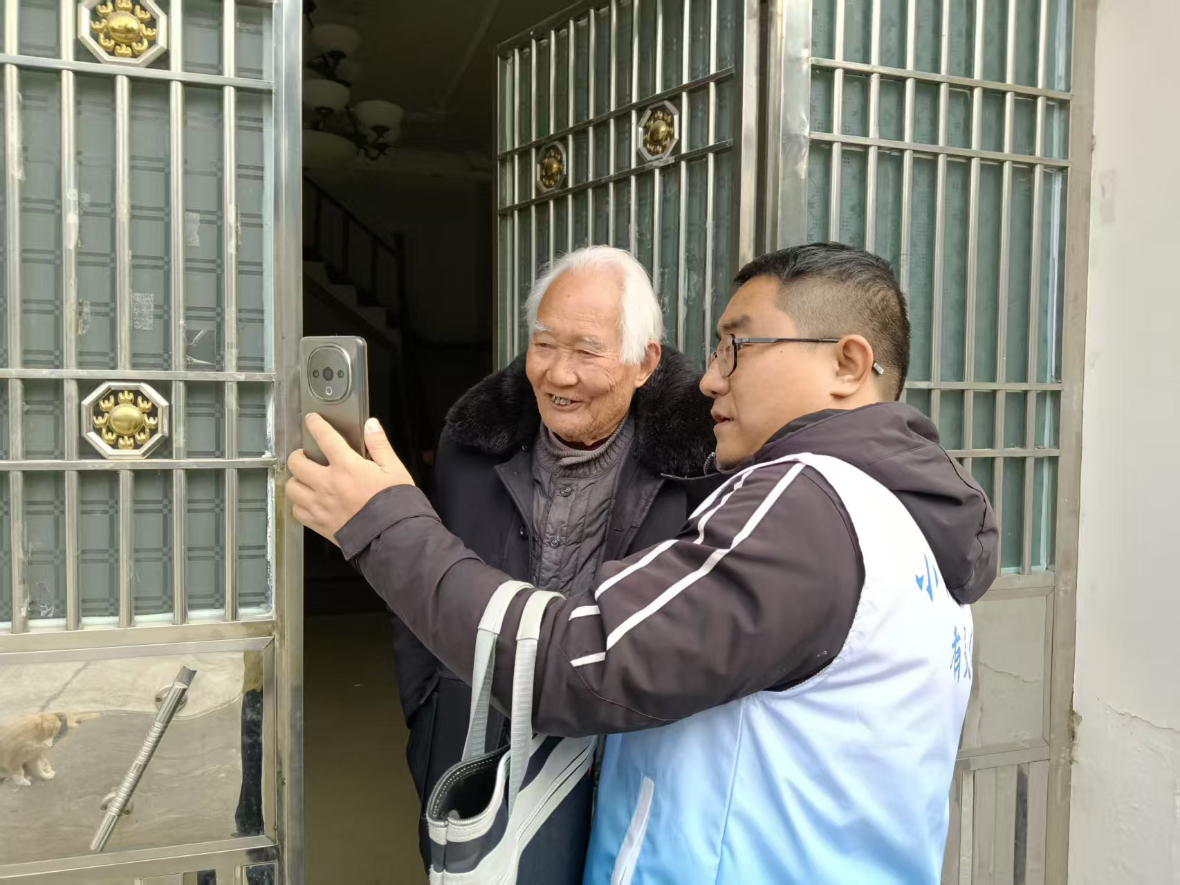 养老认证“不跑腿” 暖心服务“进家门”