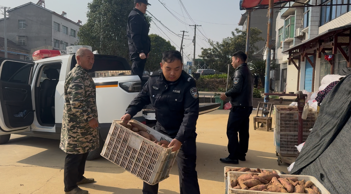 鸦鹊岭镇：刚柔并济执法 真情助农解忧