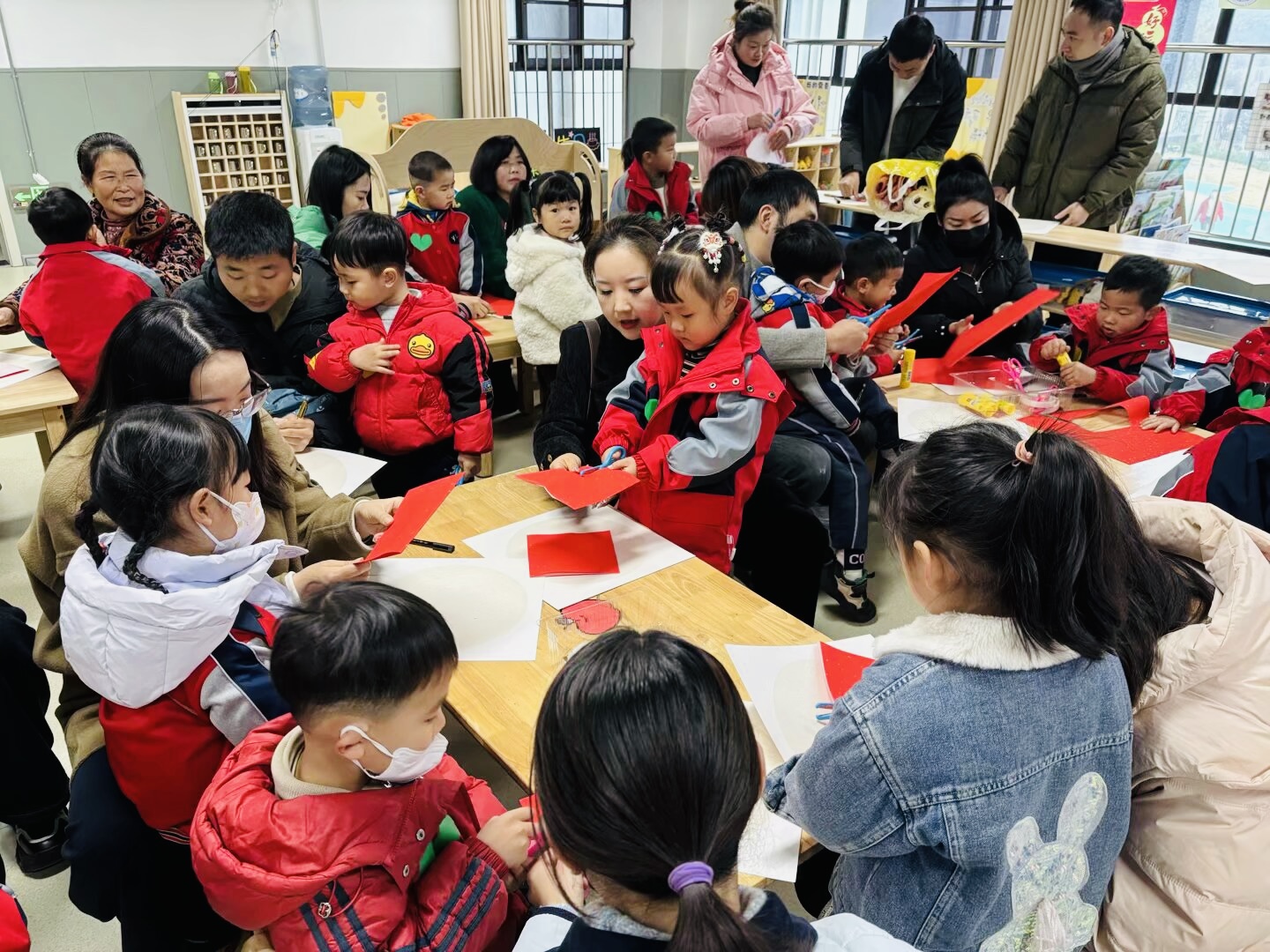 橘颂分园开展庆元旦亲子跳蚤市场暨家长半日开放活动