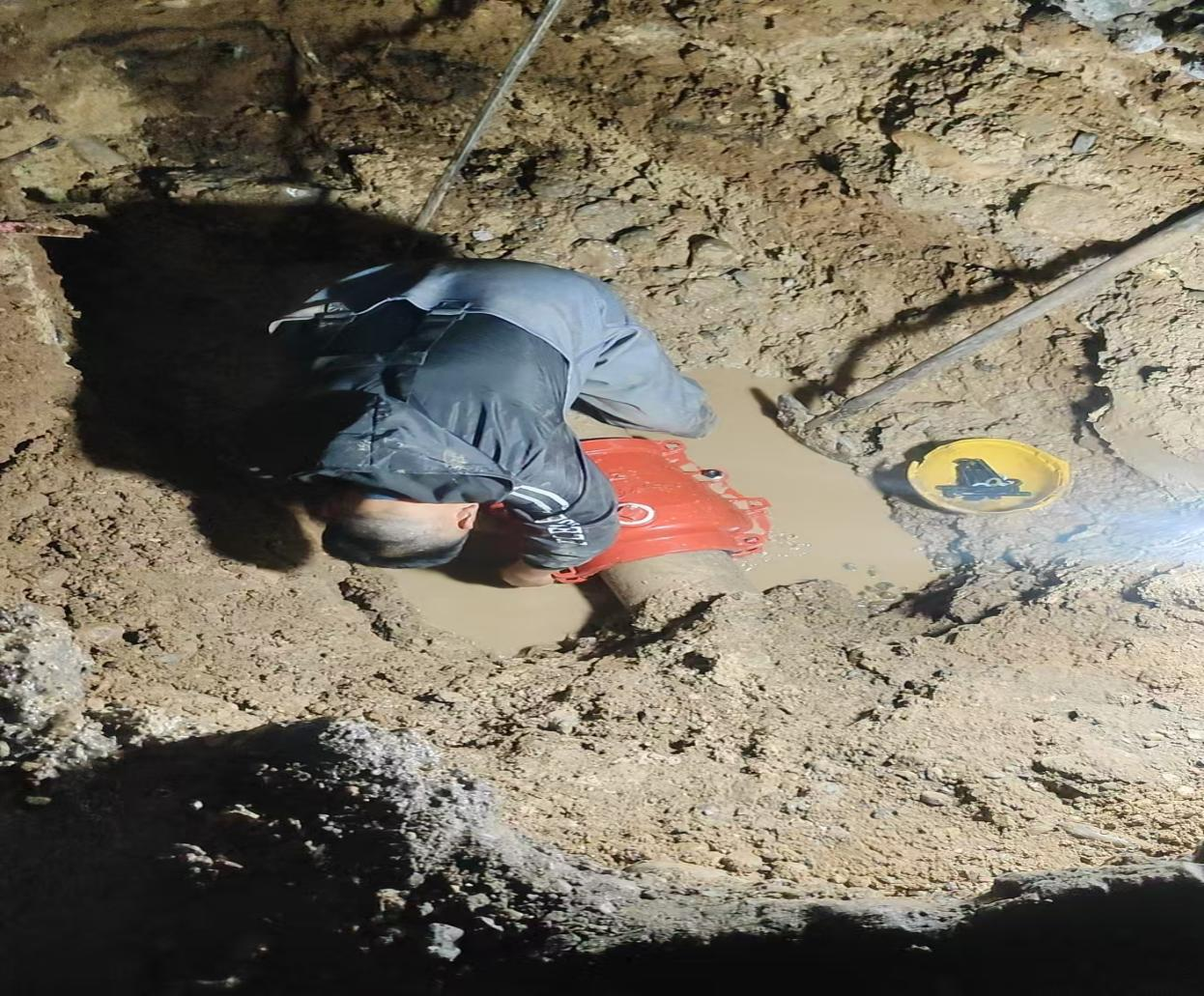 鸦鹊岭镇：春节驰援战寒流 守护万家“生命线”