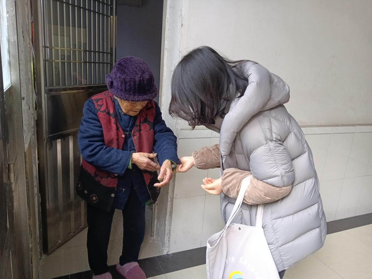 兴安社区：网格走访暖人心 安全宣传护冬安