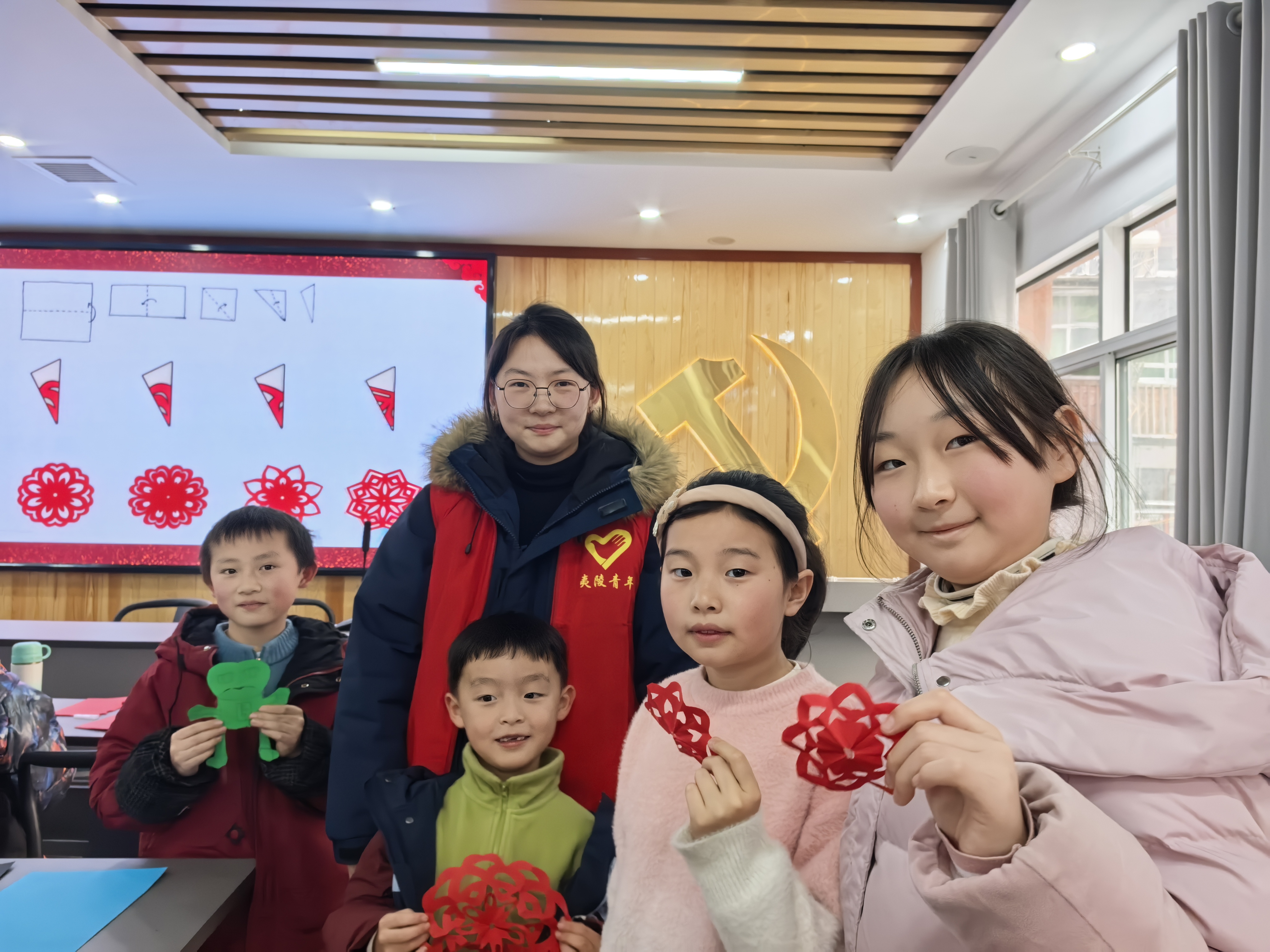 东湖社区：红纸映童趣 非遗润童心