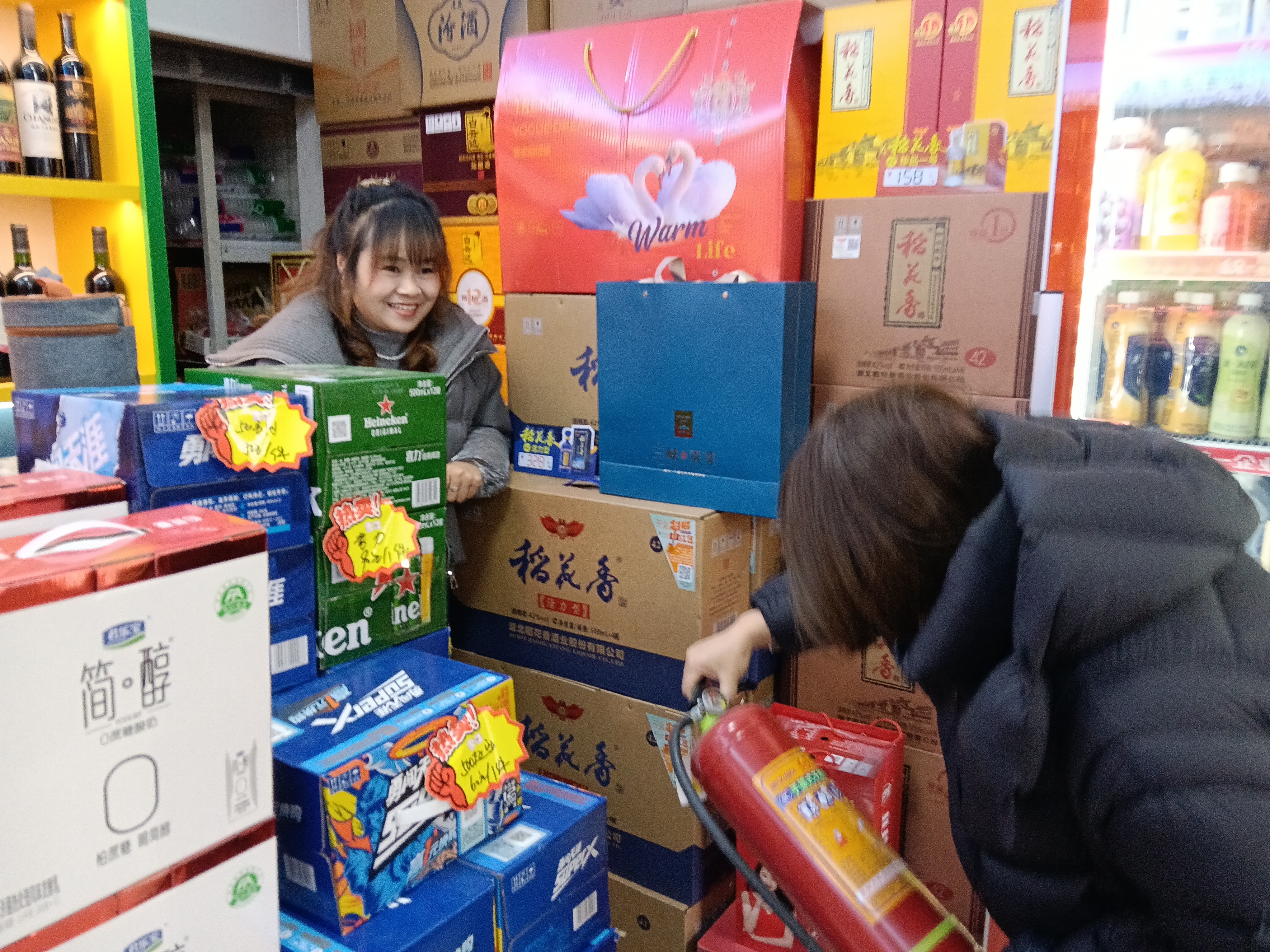 平湖社区：安全排查护平安 暖心守护迎新春