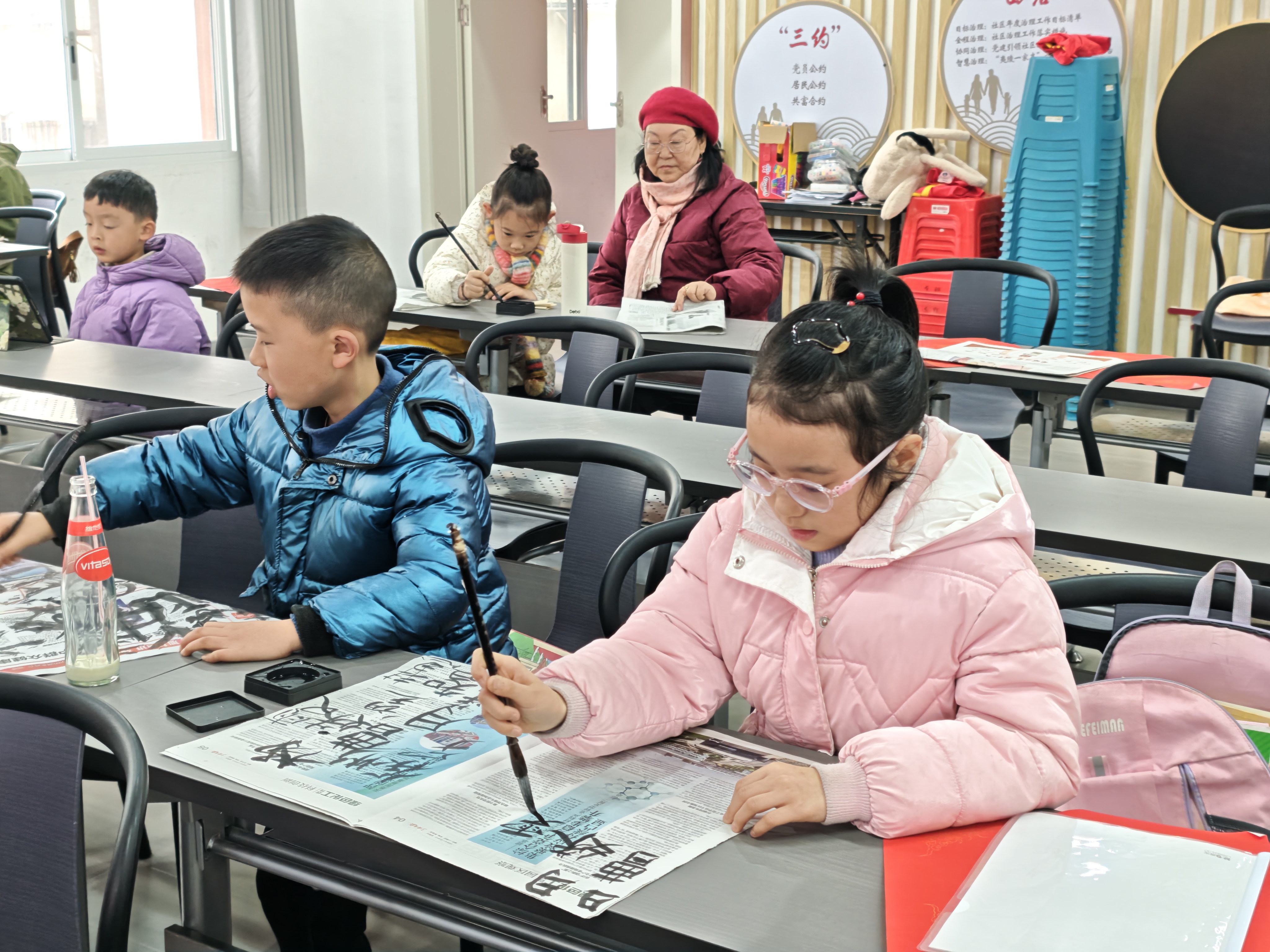 东湖社区：墨香润童心 文化传经典