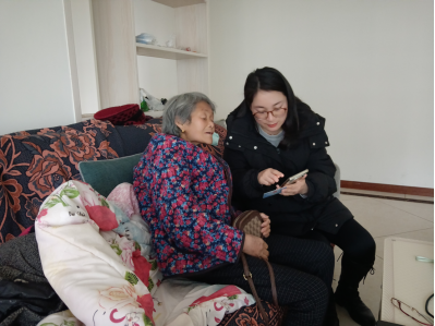 长江市场社区：手把手教认证 心贴心送温暖