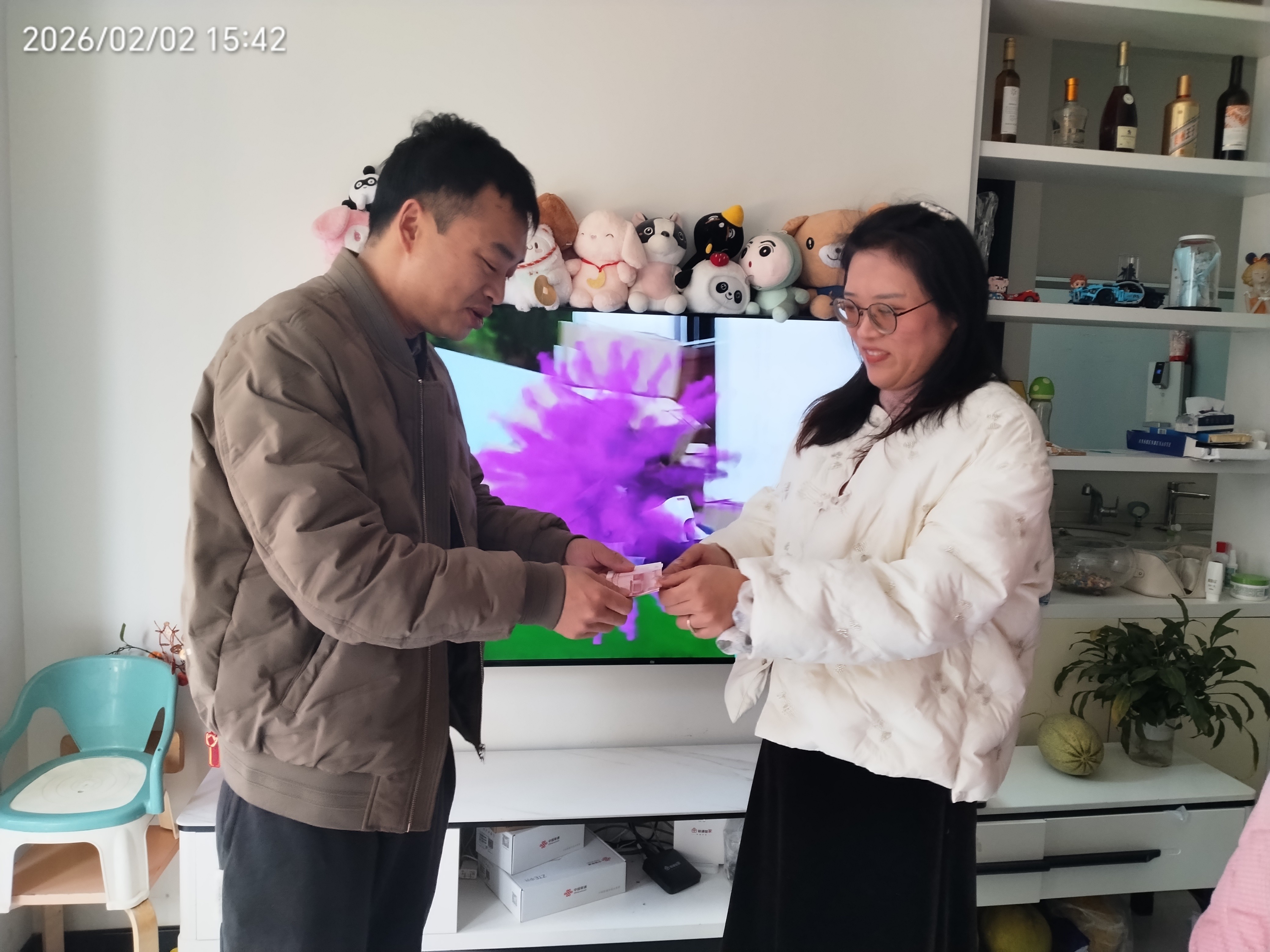 锦湖情牵困难户 新春慰问暖寒冬