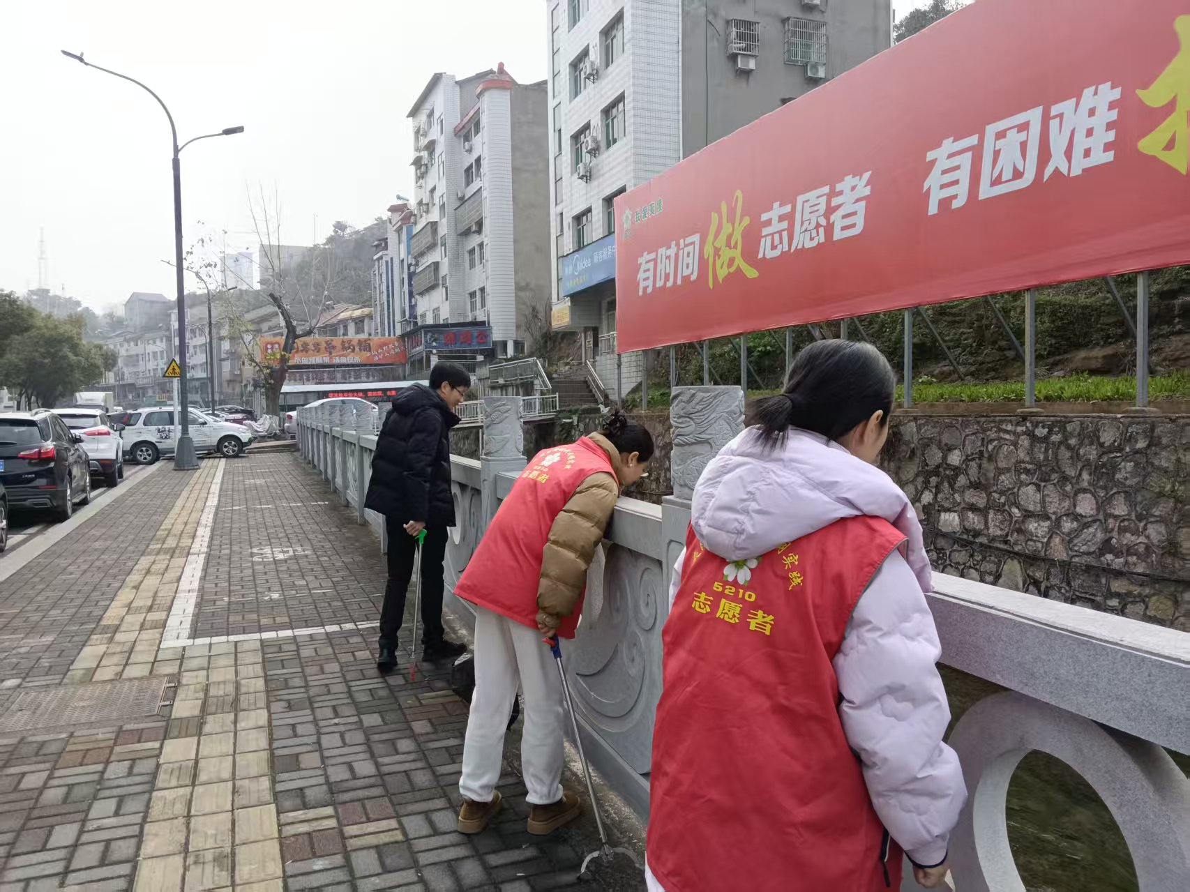 东湖社区：河道环保巡查忙 守护家门口的水清岸绿