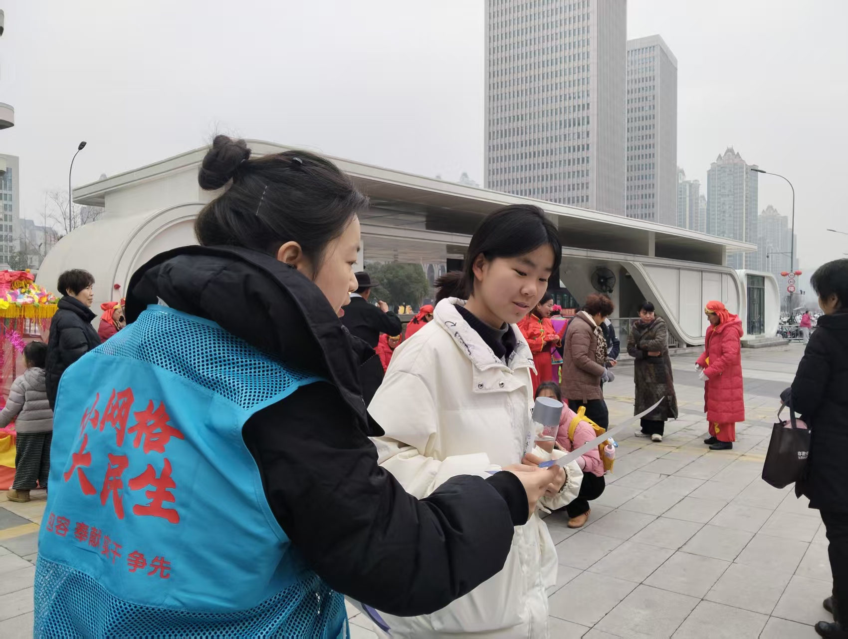 绿洲社区：网格反诈进商圈 守护平安消费年