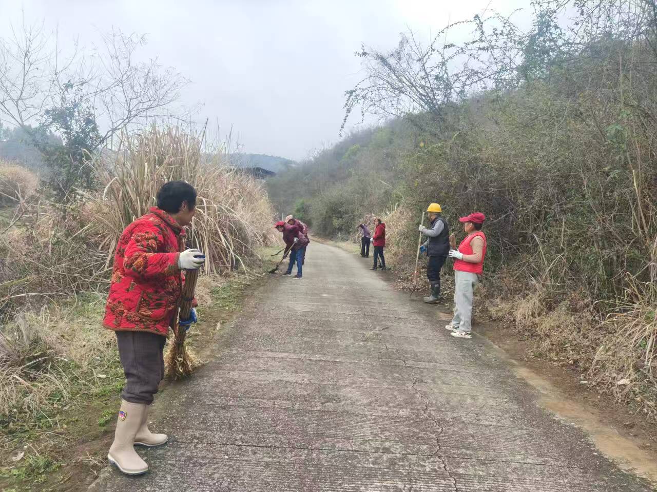 【新时代文明实践】擦亮乡村底色 共建和美家园——姜家畈村开展村庄清洁行动
