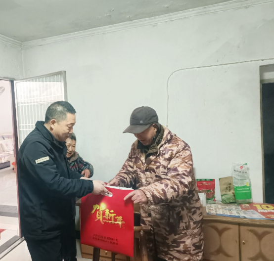 下坪村：一副春联载深情 点滴关怀暖兵心