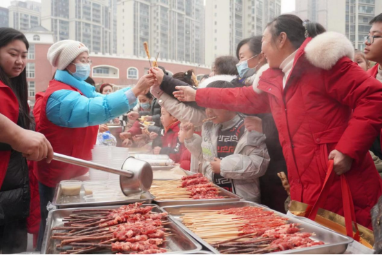 锦江社区：翰墨传情辞旧岁 邻里欢聚迎新春