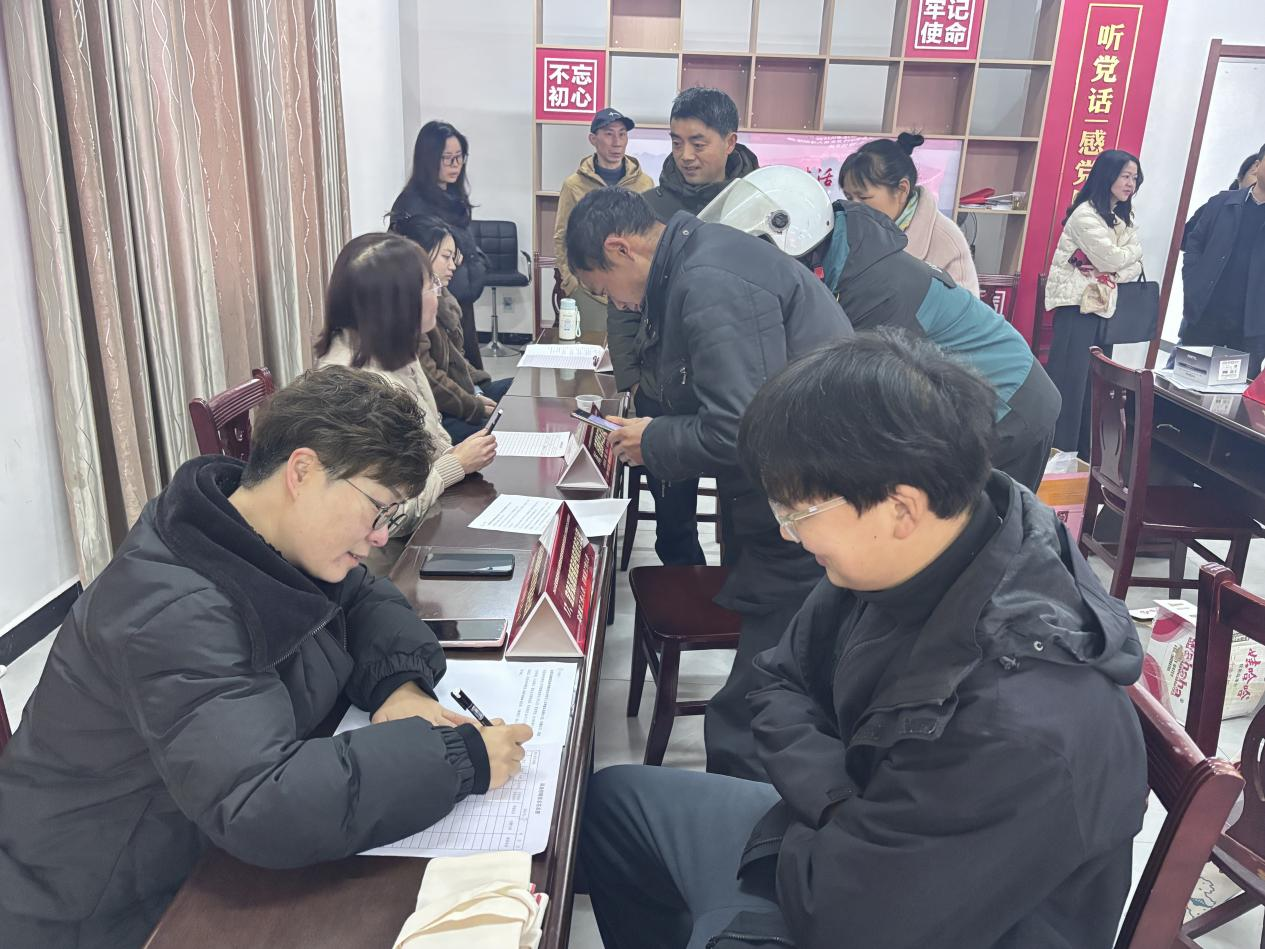 春风送岗促就业 真情相助暖民心 三斗坪镇举行2026年春风行动专场招聘会