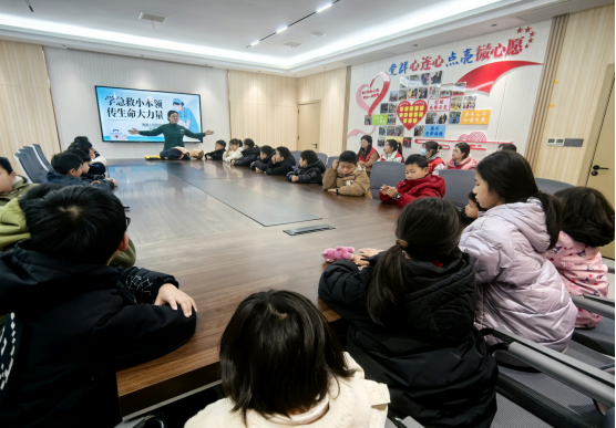 锦江社区：小手学急救，安全伴成长