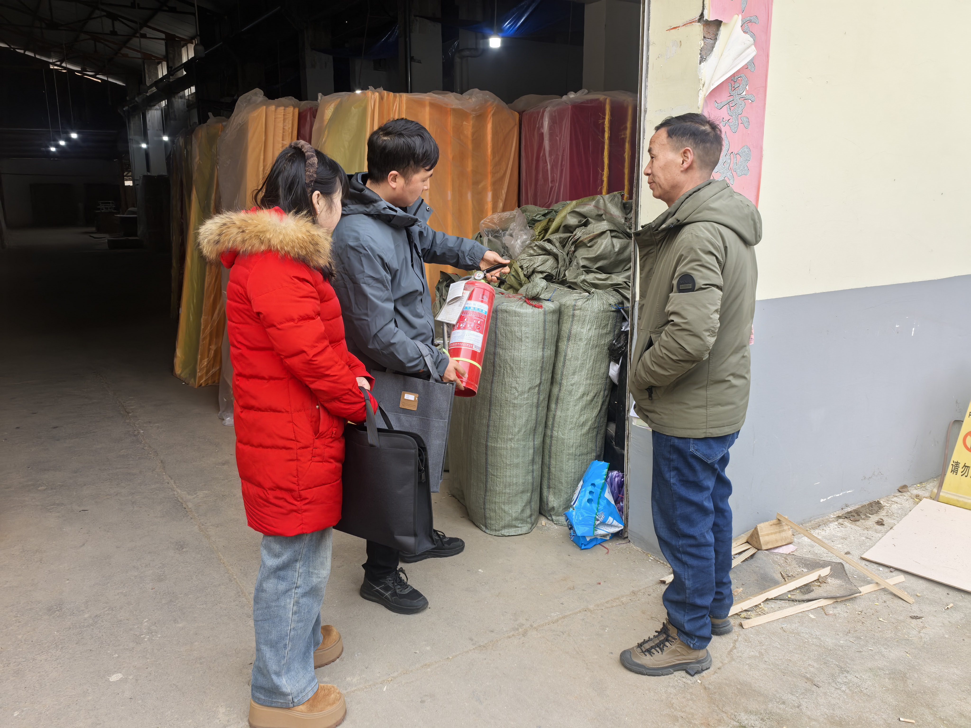 冯家湾社区：筑牢安全防线 平安欢度新春