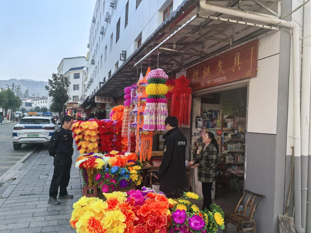 下堡坪乡：严守清明防火关 筑牢安全防护线