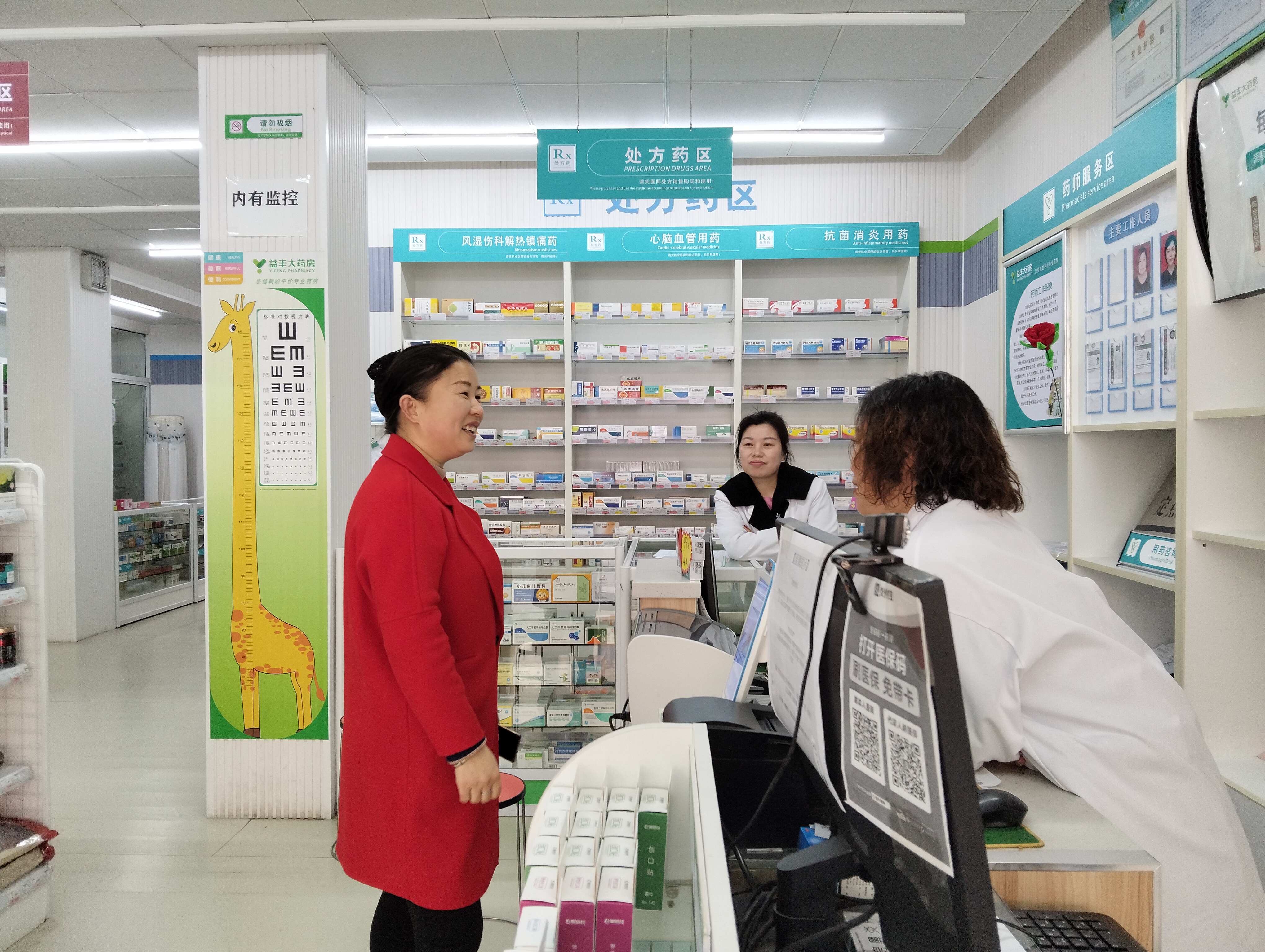 营盘社区：入户宣传进商铺 垃圾分类共践行