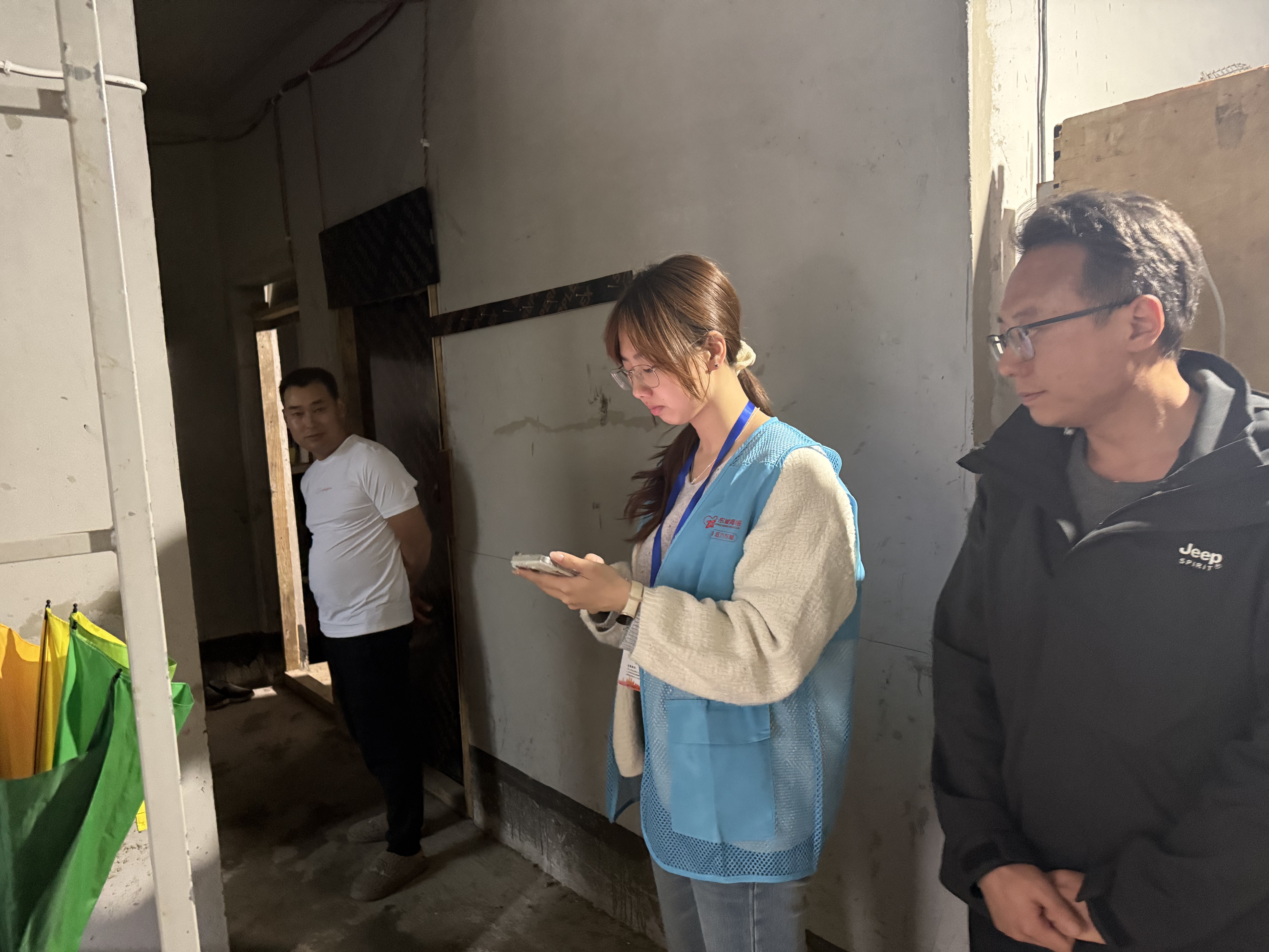 梅子垭村：入户走访，开展流动人口摸排