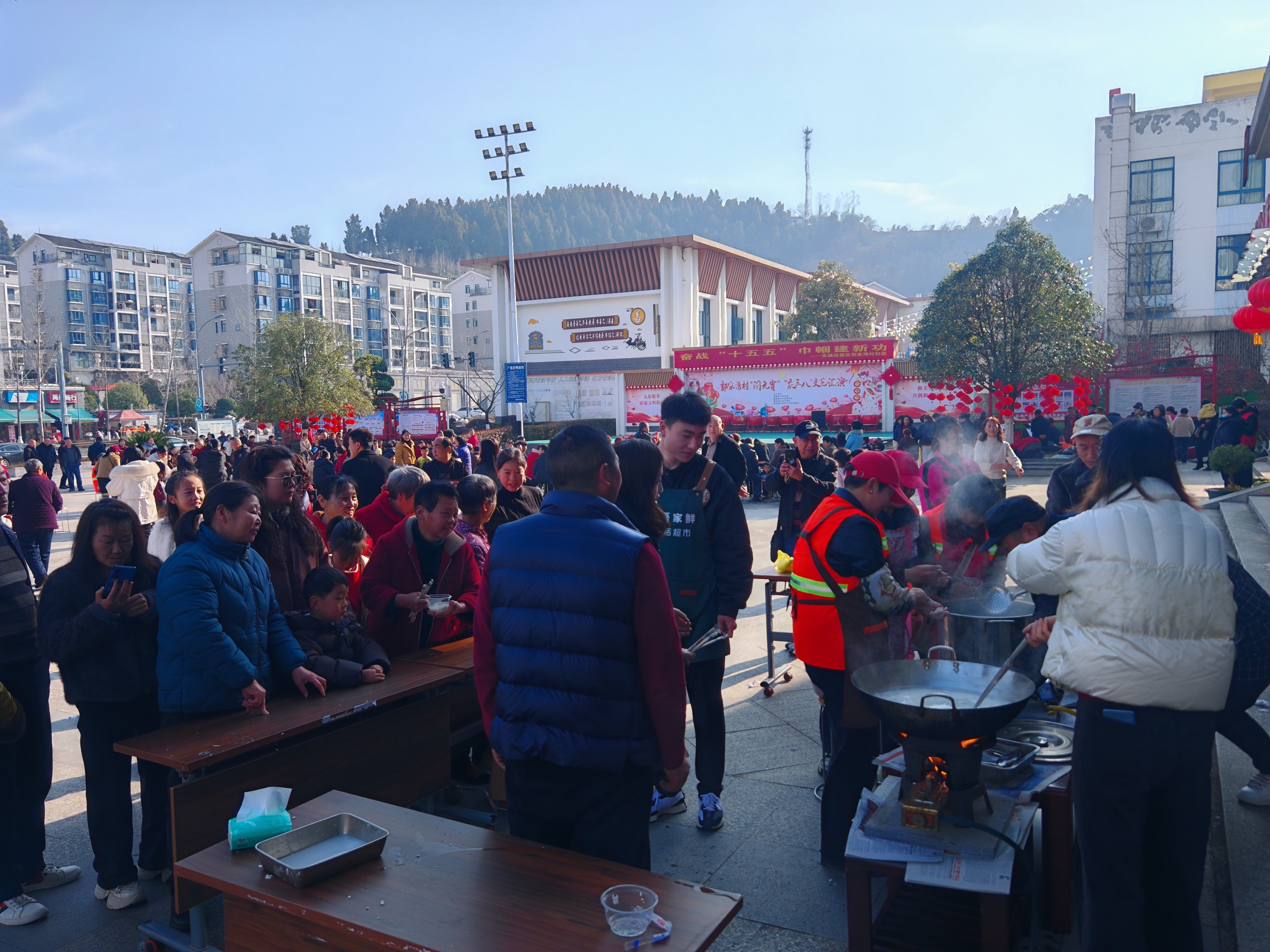 郭家湾村：正月十五闹元宵，三八佳节情意浓