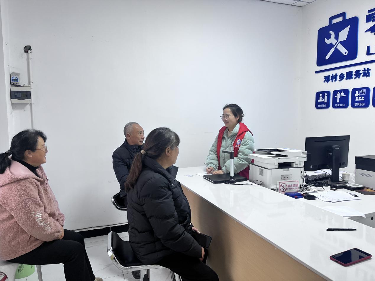 邓村乡：春茶飘香用工忙 专场招聘暖心房