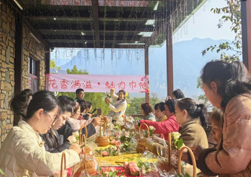 润城社区：花香满溢 魅力巾帼