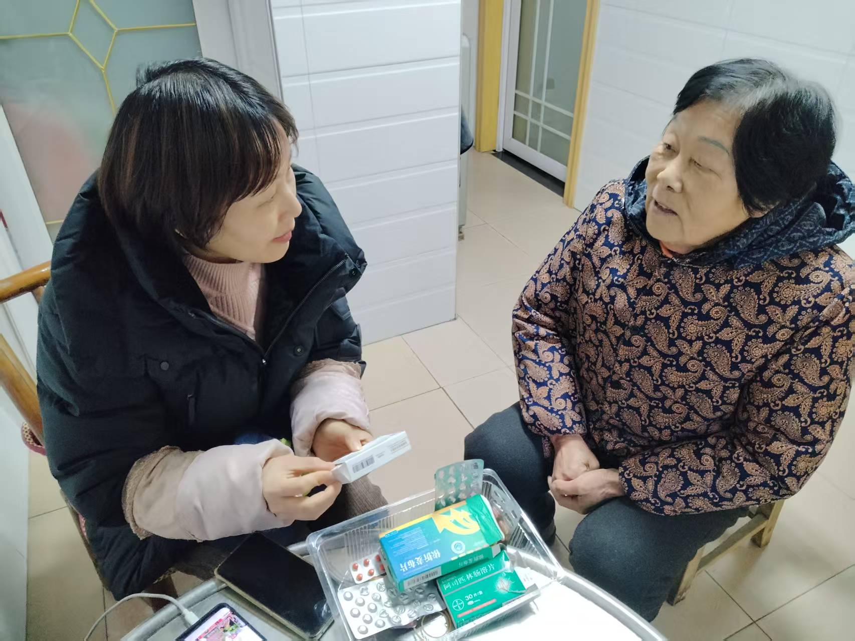 永兴社区：小小药瓶里的“连心温度”