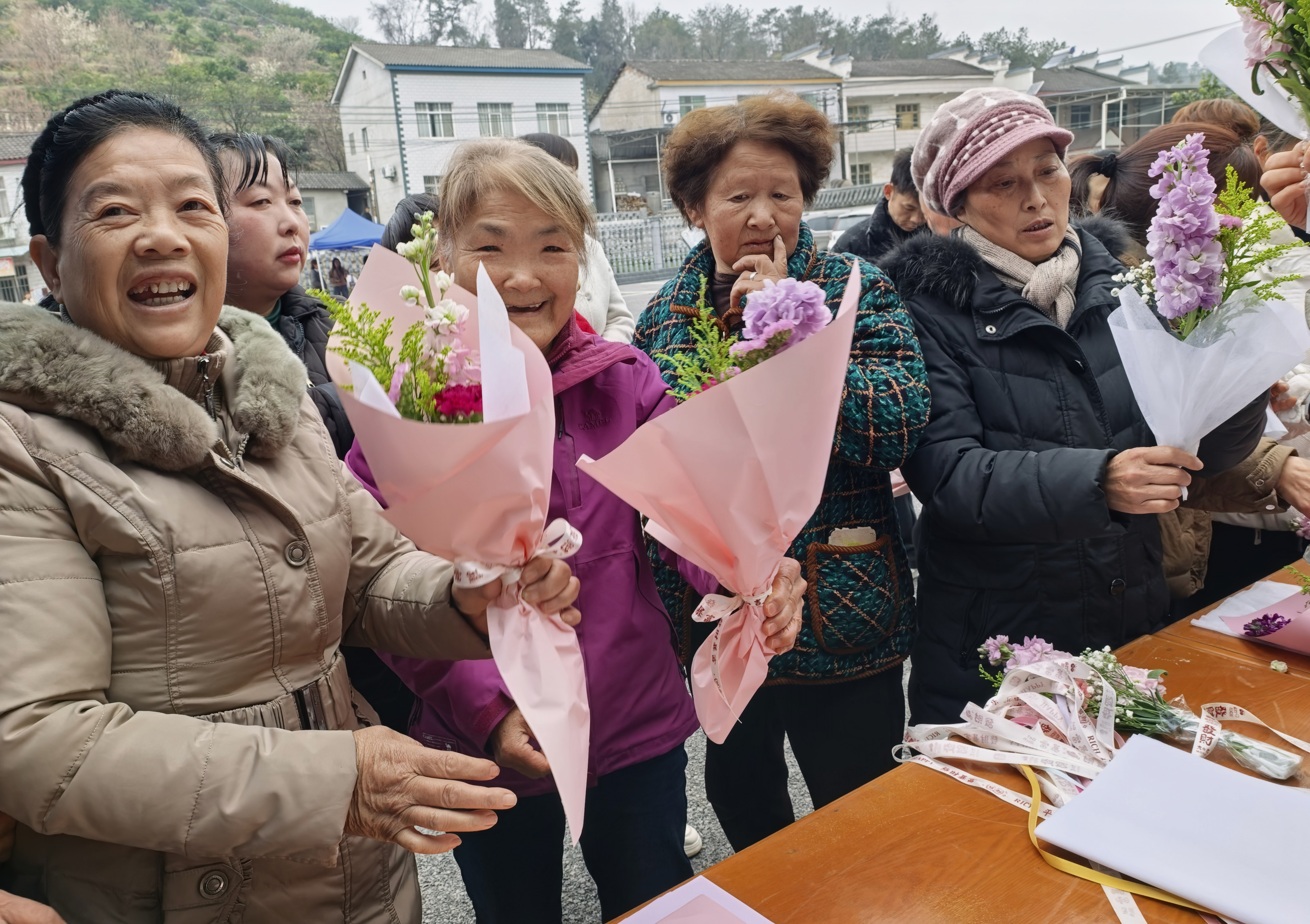 小溪塔街道廖家林村：巾帼展风采，巧手筑美好