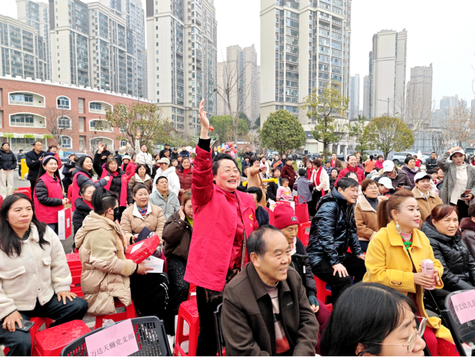 锦江社区：“三八”汇演绽芳华 共治社区建新功