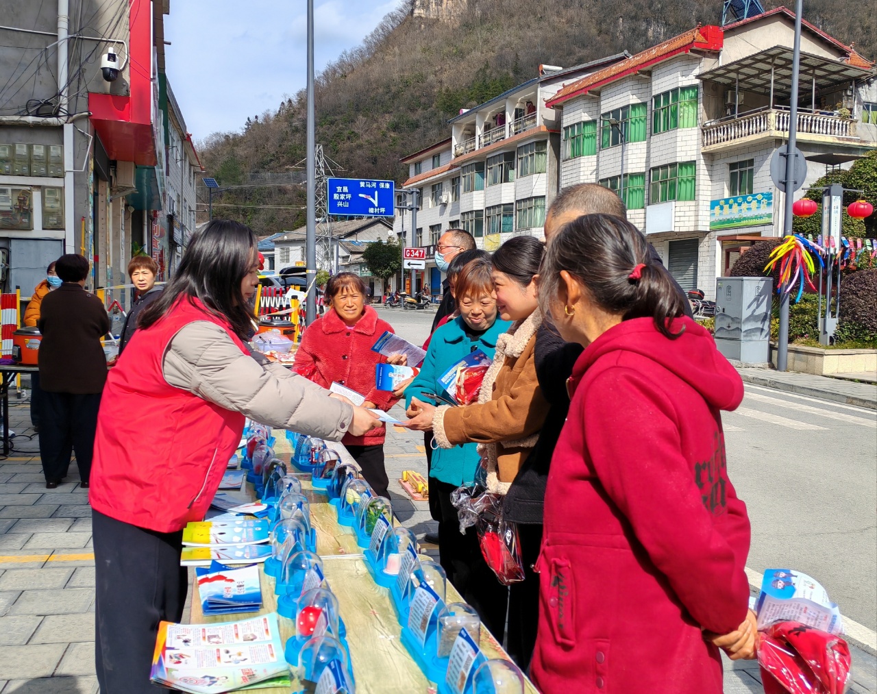 樟村坪镇开展“法润社区”普法宣讲活动