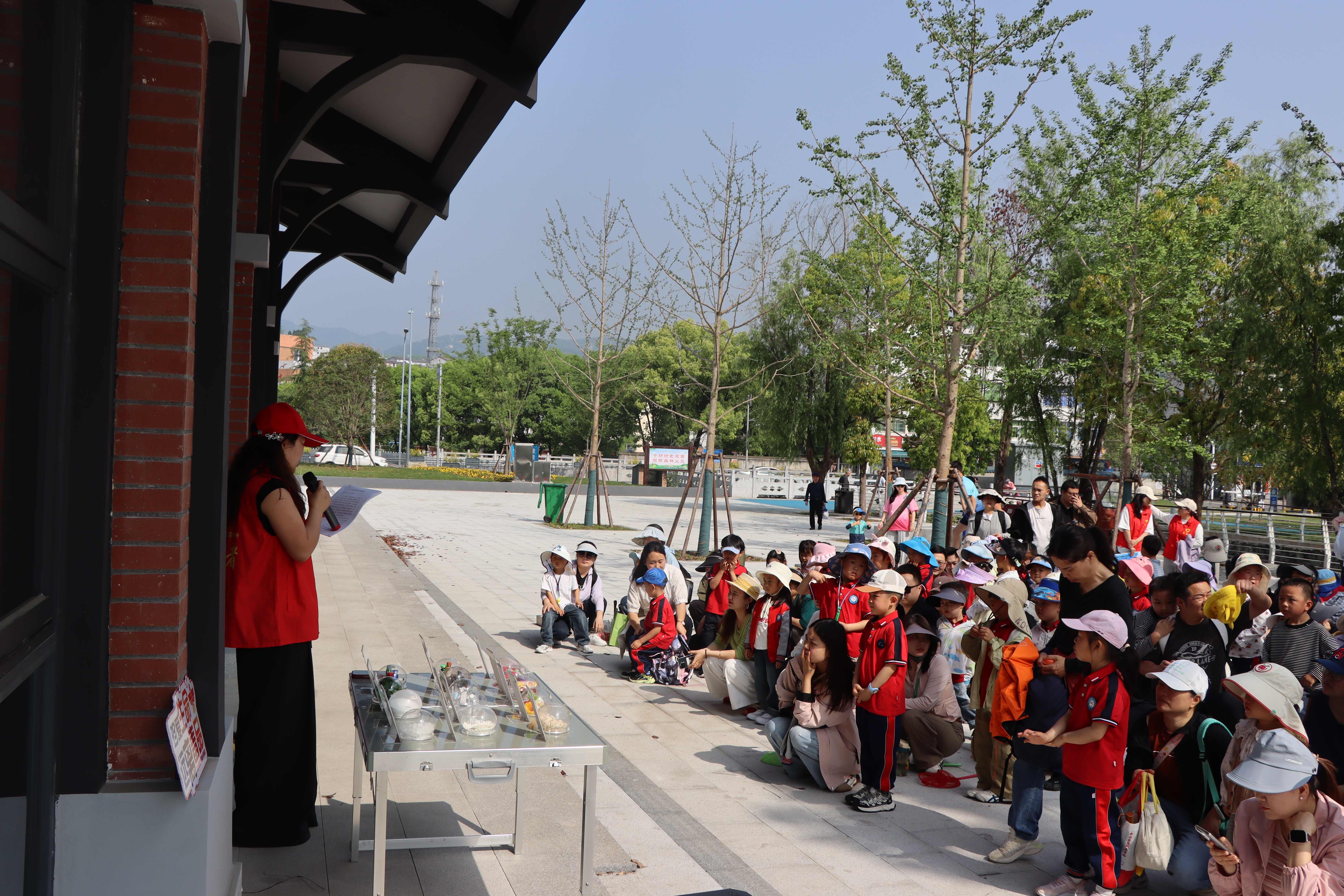 名都、云廷分园：大手牵小手 禁毒护童行