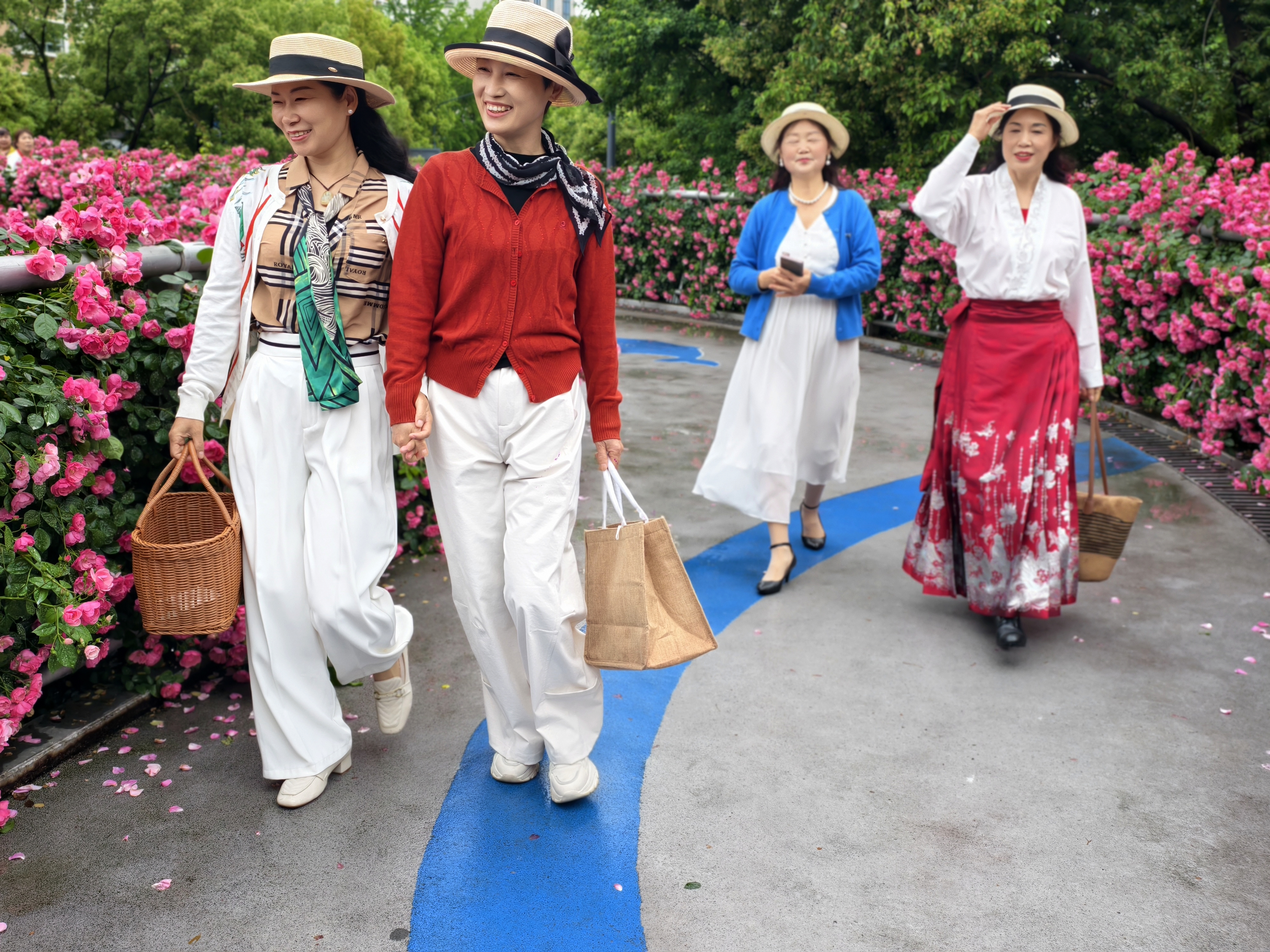 夷陵天桥花盛放 市民打卡“云上花海”