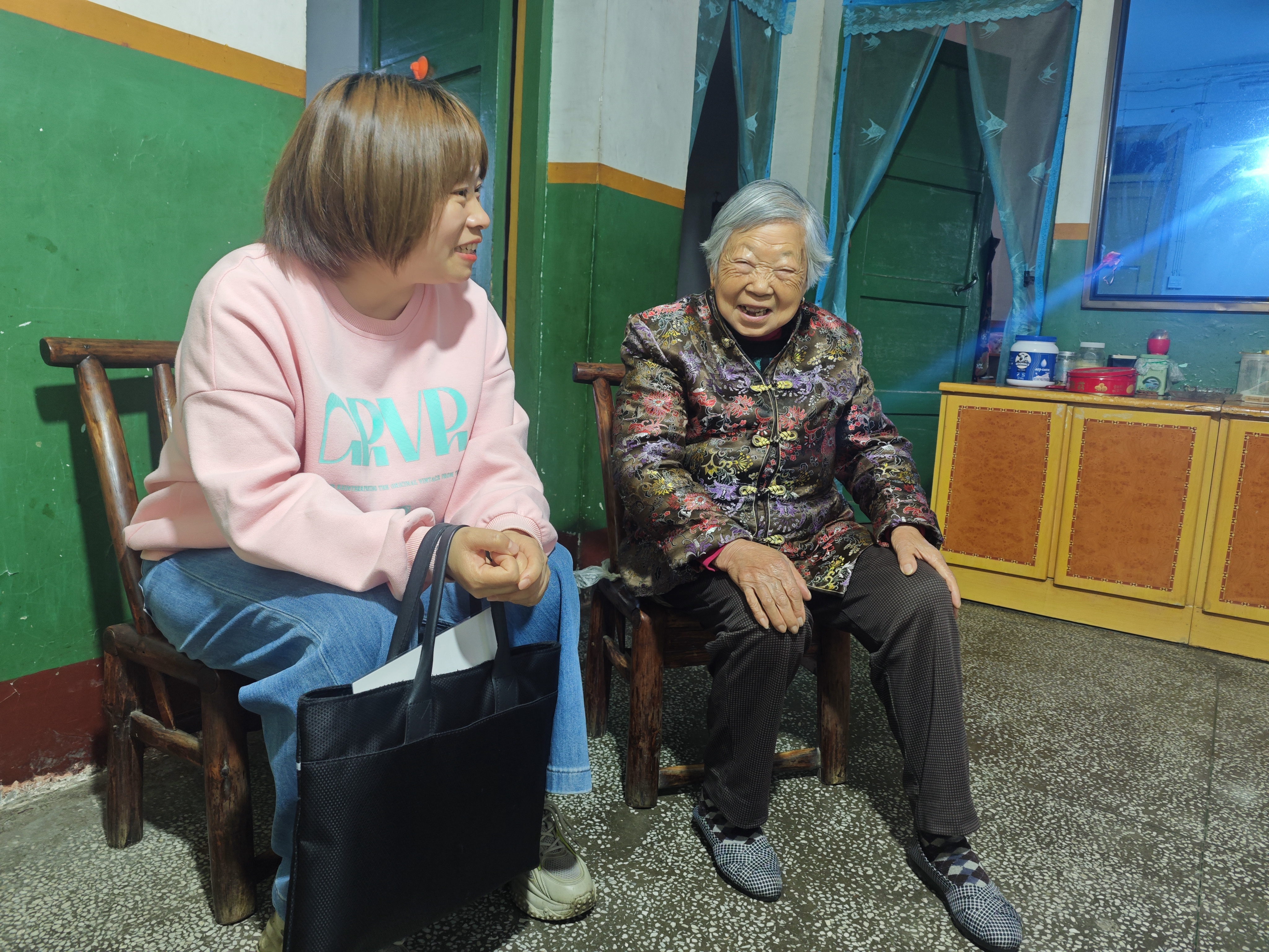 平湖社区：情暖桑榆 爱在社区