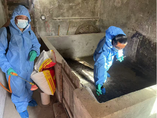 新桥边村：开展春季动物集中免疫注射工作