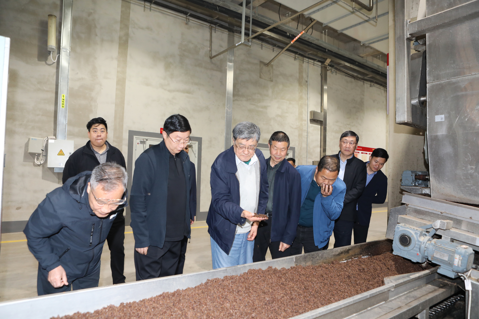 中国食品工业协会白酒专家委员会主任高景炎考察稻花香