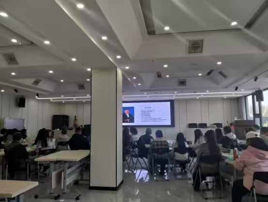 赋能数字创业 点亮增收之路——锦湖社区电商培训班今日正式开班