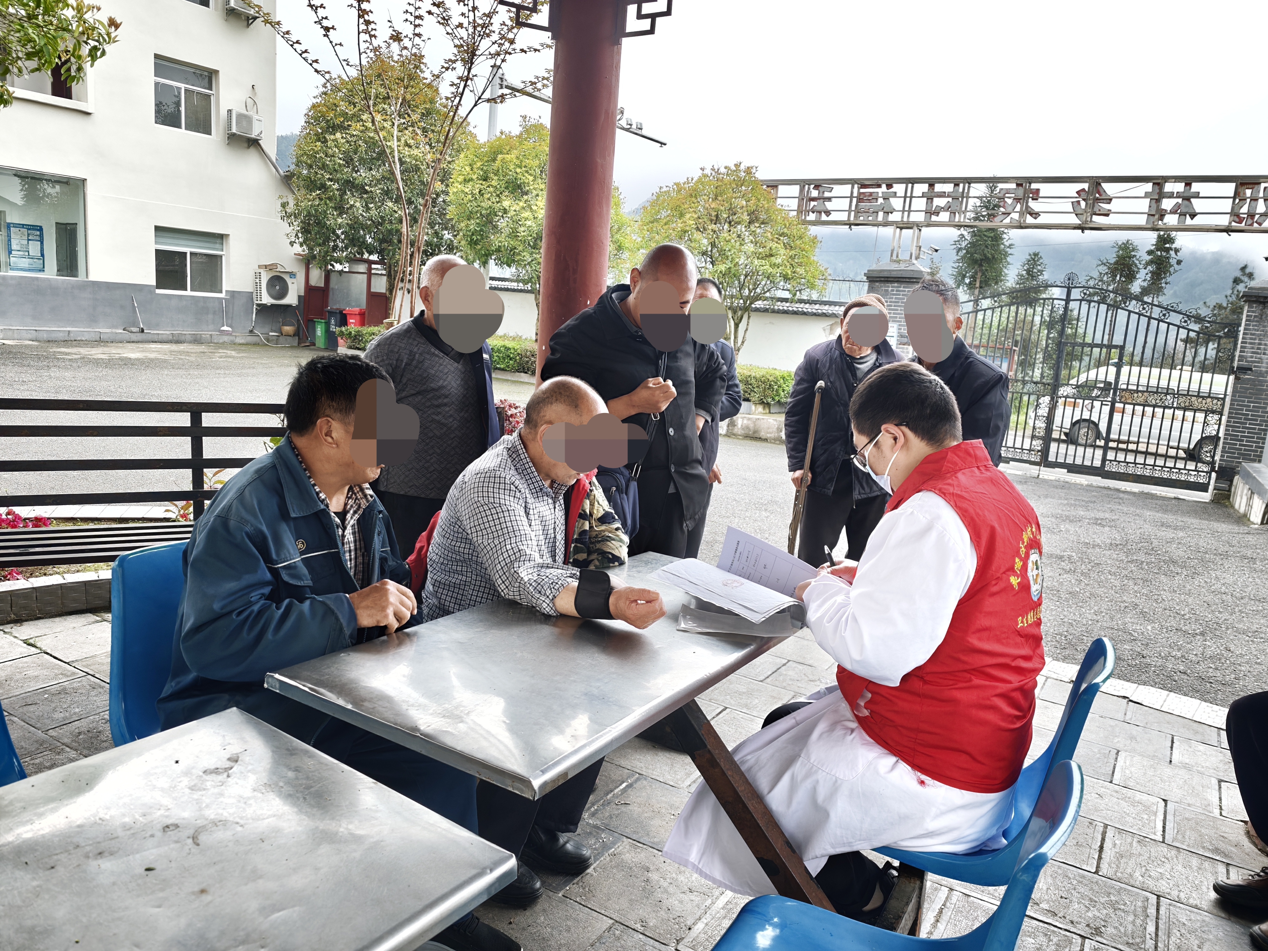 义诊宣教暖人心 健康关爱伴夕阳