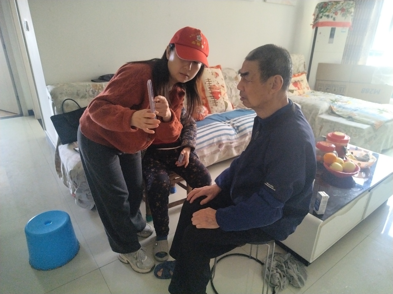 港虹社区：养老认证 “不跑腿” 志愿服务 “进家门”